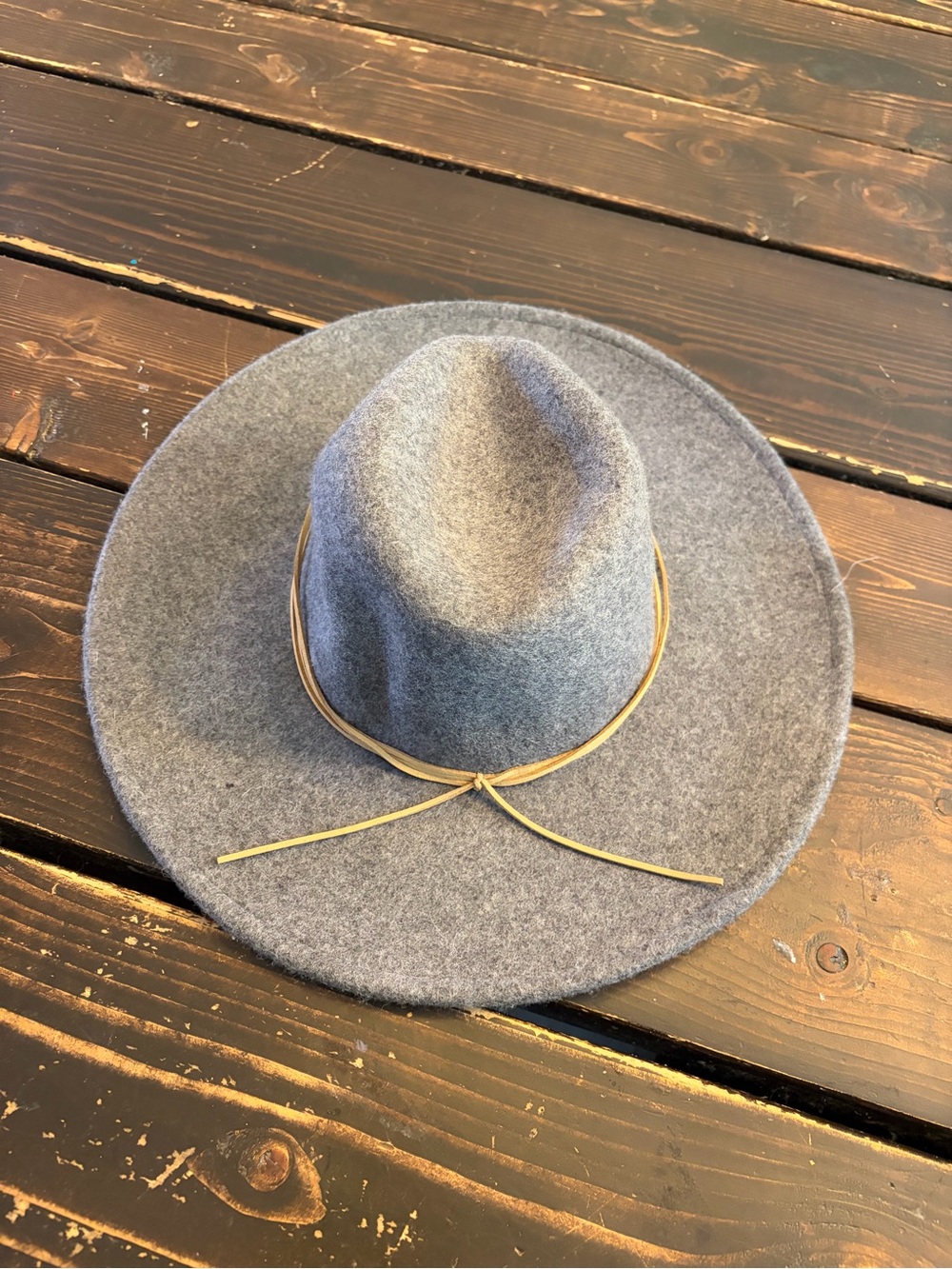 Lucky Brand Grey Wool Felt Wide-Brim Fedora with Tan Tie